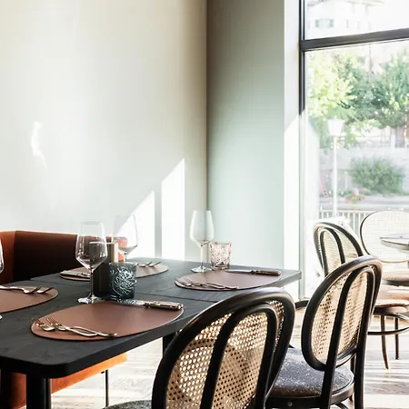 Aare ホテル トゥーン