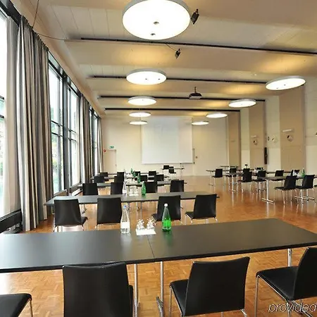 ホテル Aare トゥーン